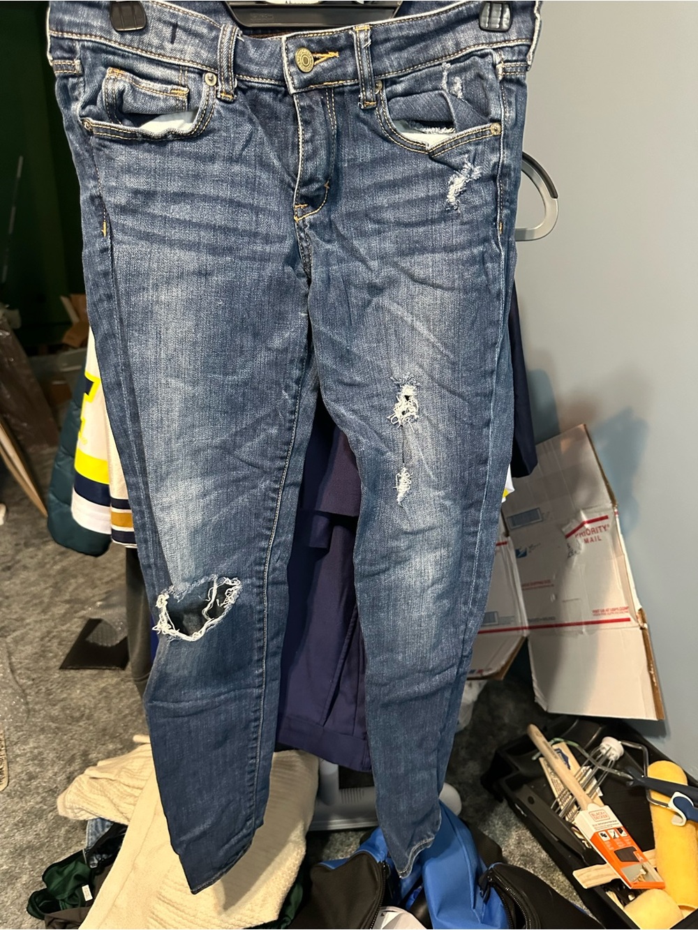 Abercrombie & Fitch women's distressed dark blue skinny jeans